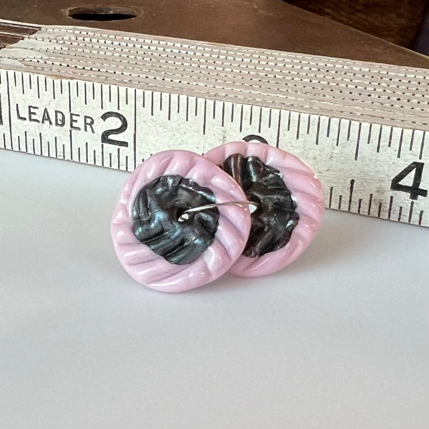 MINI PUFFS - Pink on Metallic Black Pair